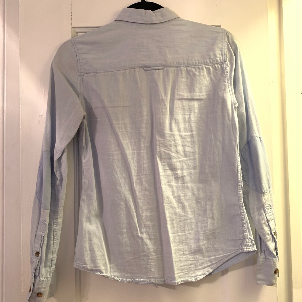 M light chambray button up shirt